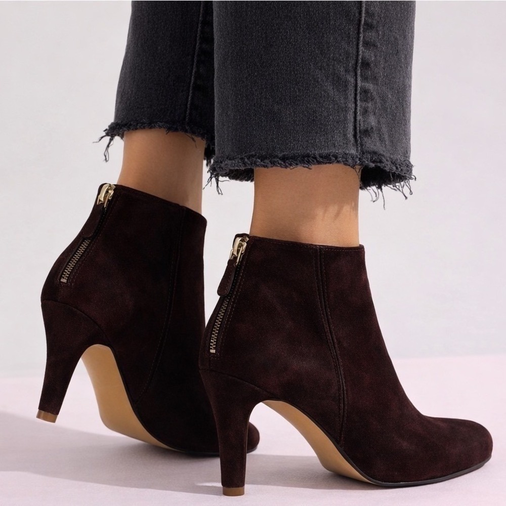 Bella-Vita Black Healed Ankle Boots Booties
